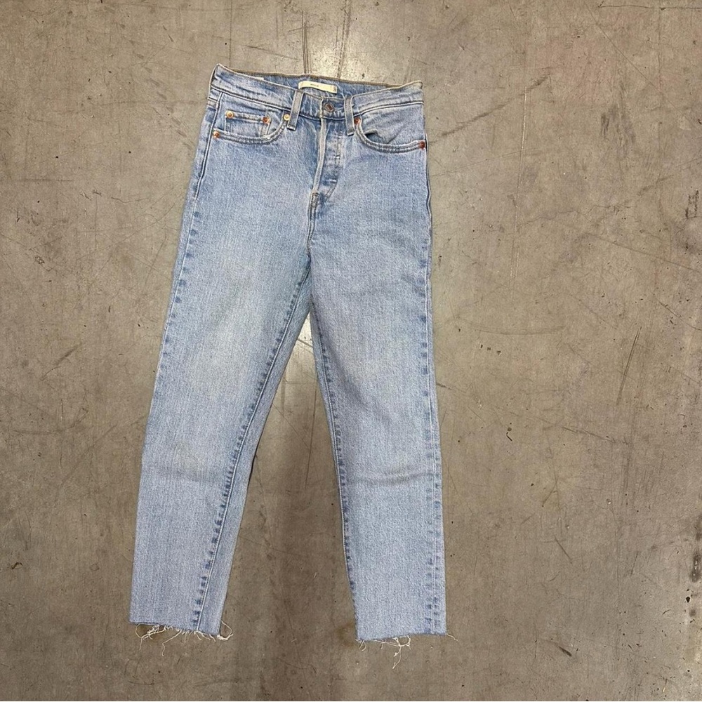 Levi’s Wedgie 24